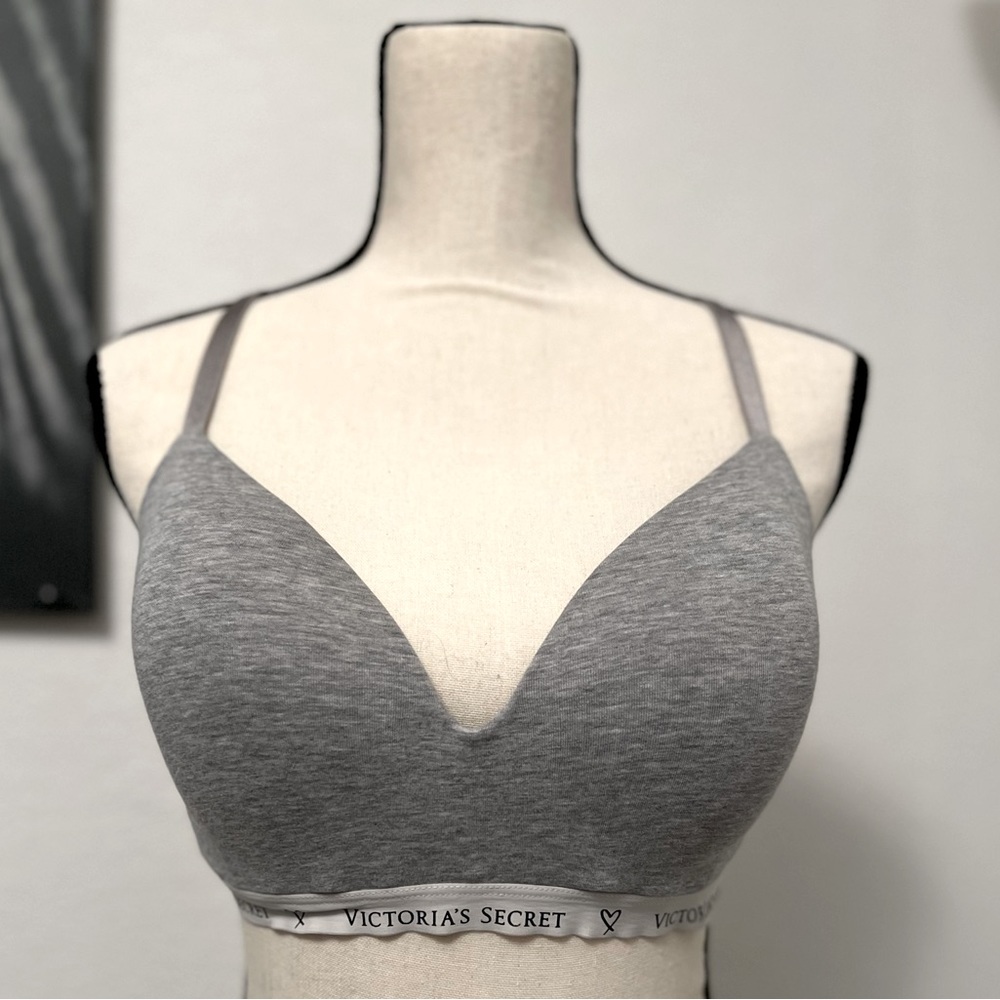 Victoria Secret Cross Back bra; 38C. Gently Used. Lightly Lined.
